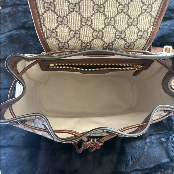 GUCCI BACKPACK WITH INTERLOCKING G - Picture 4 of 6
